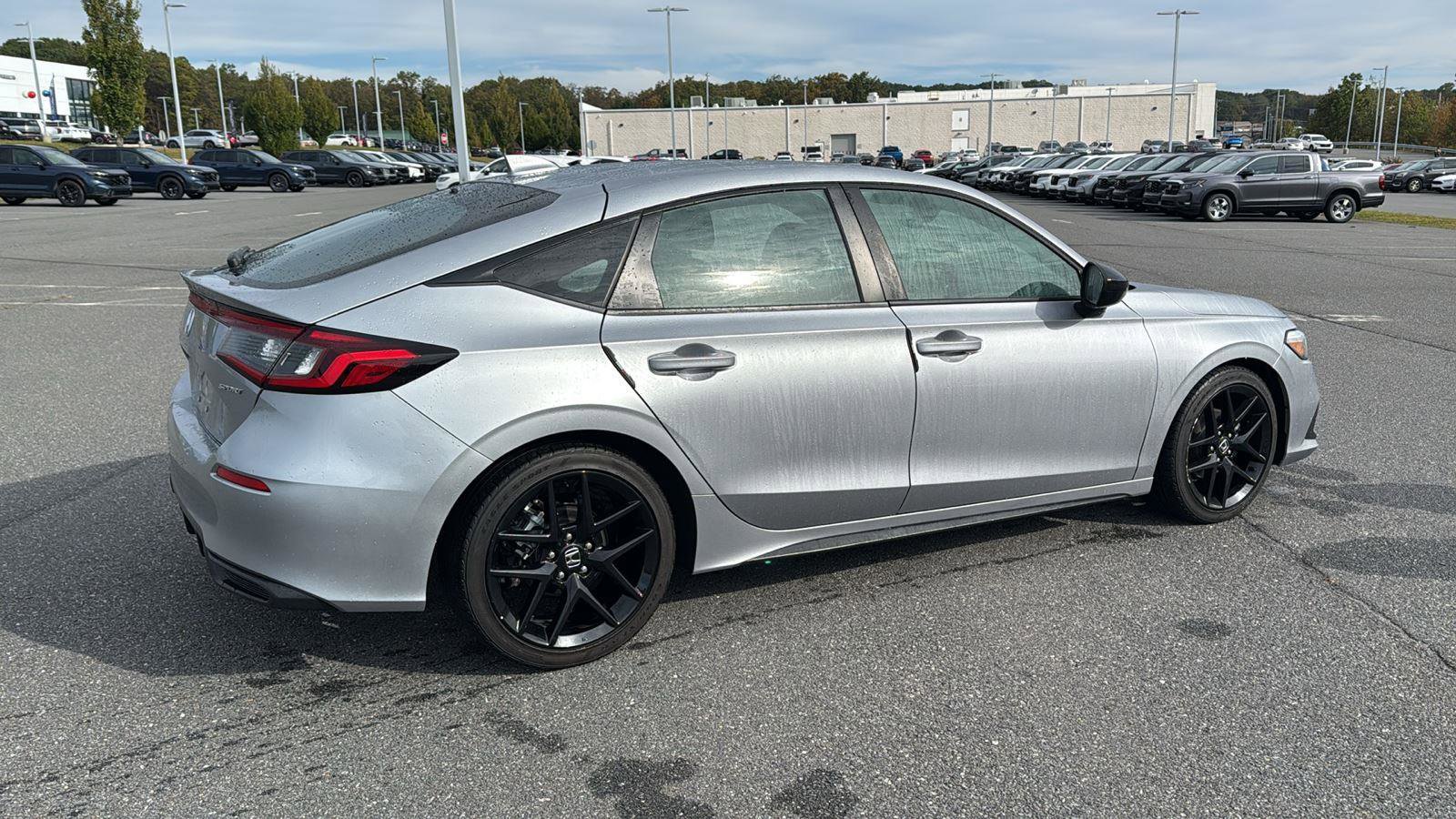 Used 2023 Honda Civic Sport image 5