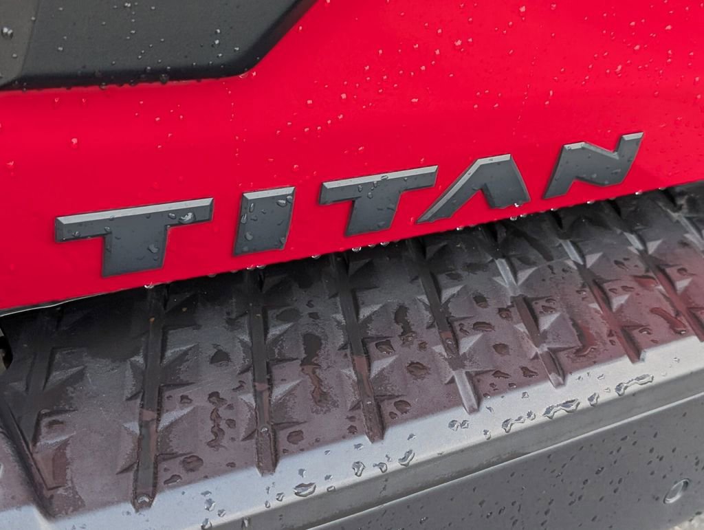 Used 2021 Nissan Titan PRO-4X w/ Pro-4x Convenience Package image 15