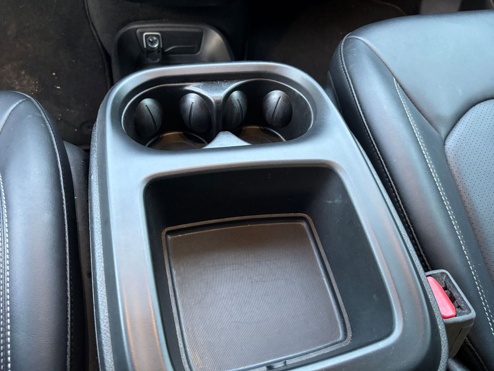 Used 2025 Chrysler Pacifica Select FWD image 43