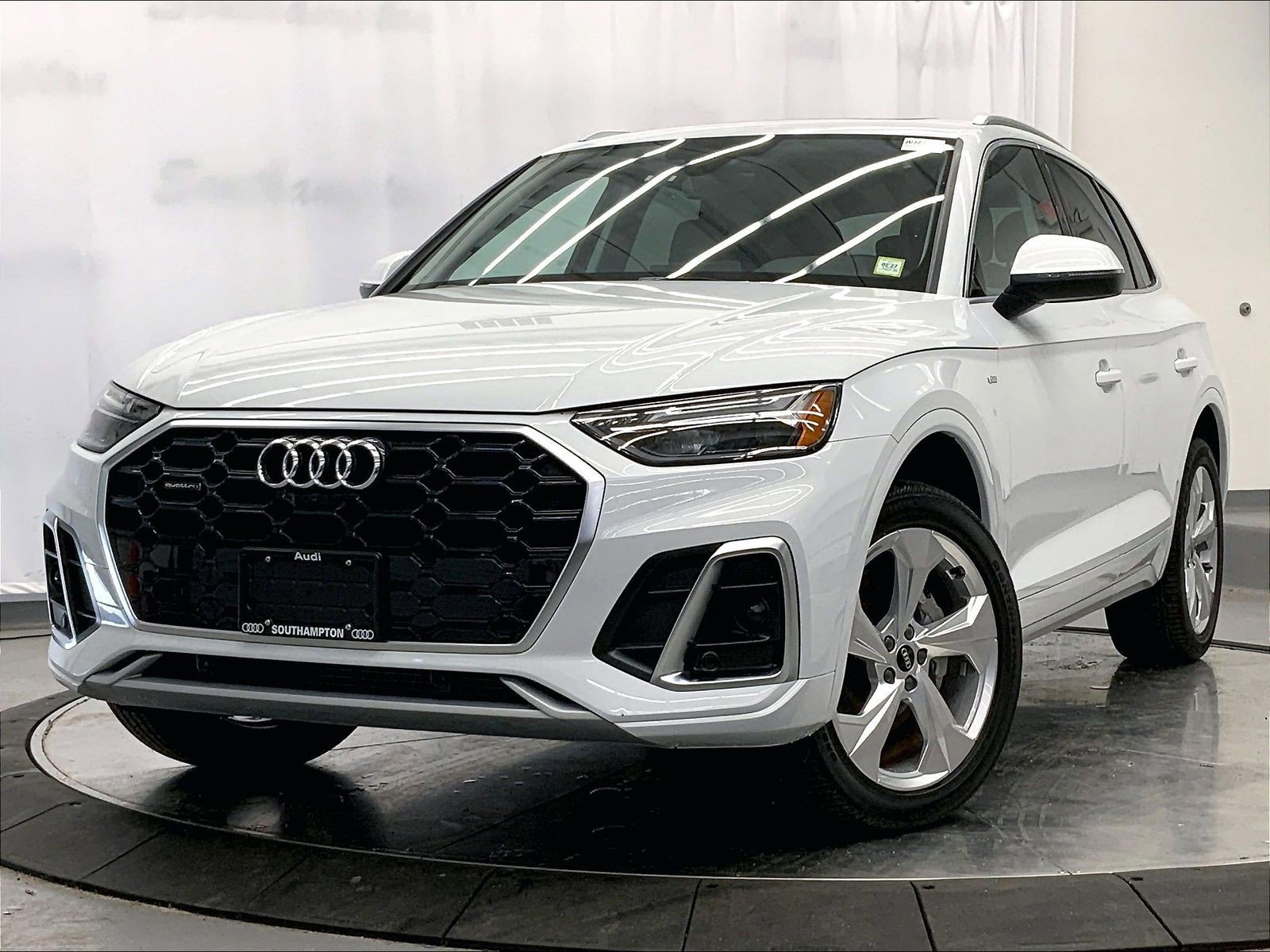 Used 2025 Audi Q5 2.0T Premium Plus w/ Premium Plus Package image 11