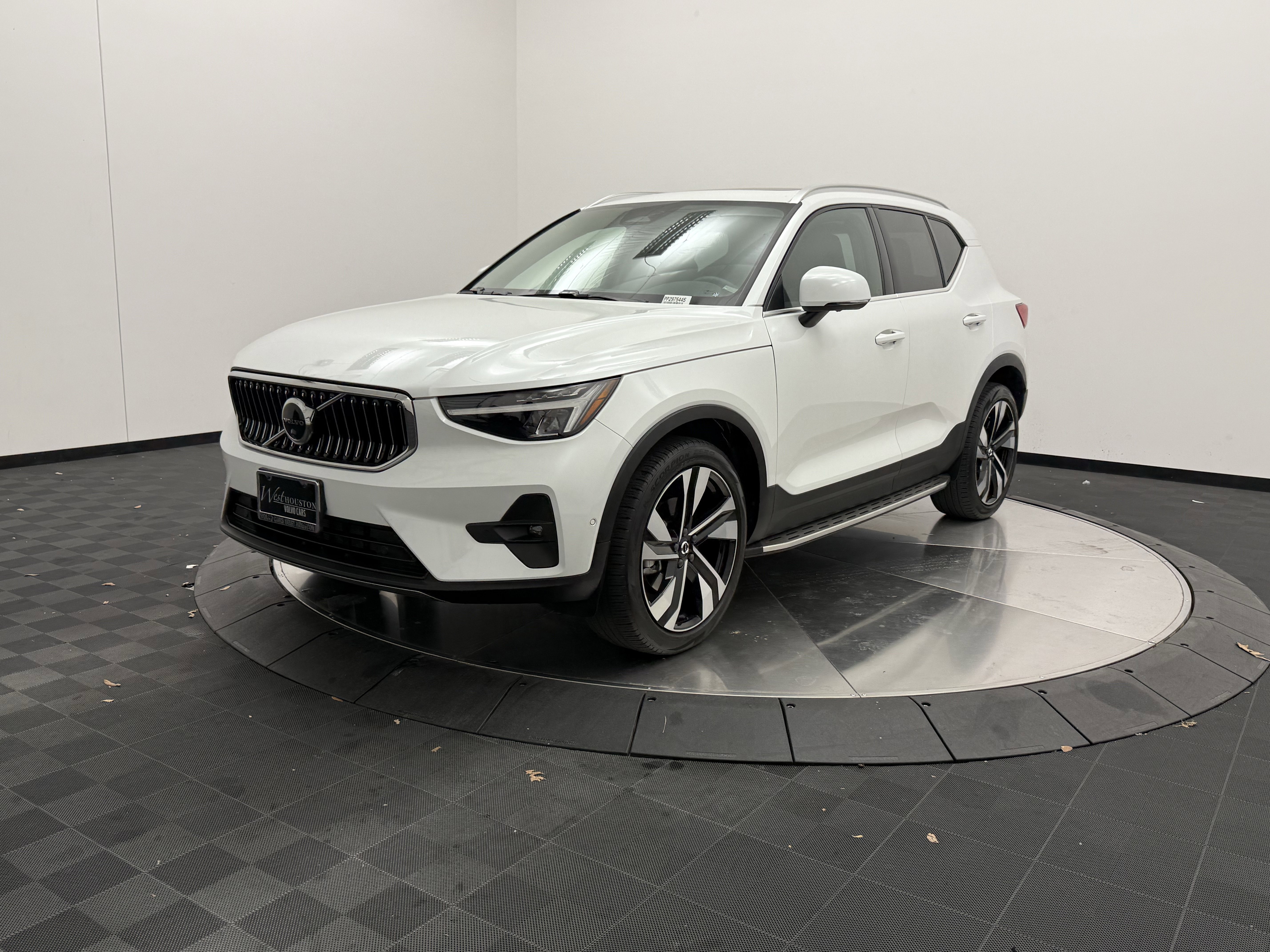 Certified 2023 Volvo XC40 B5 Plus w/ Driver Assist Package image 3