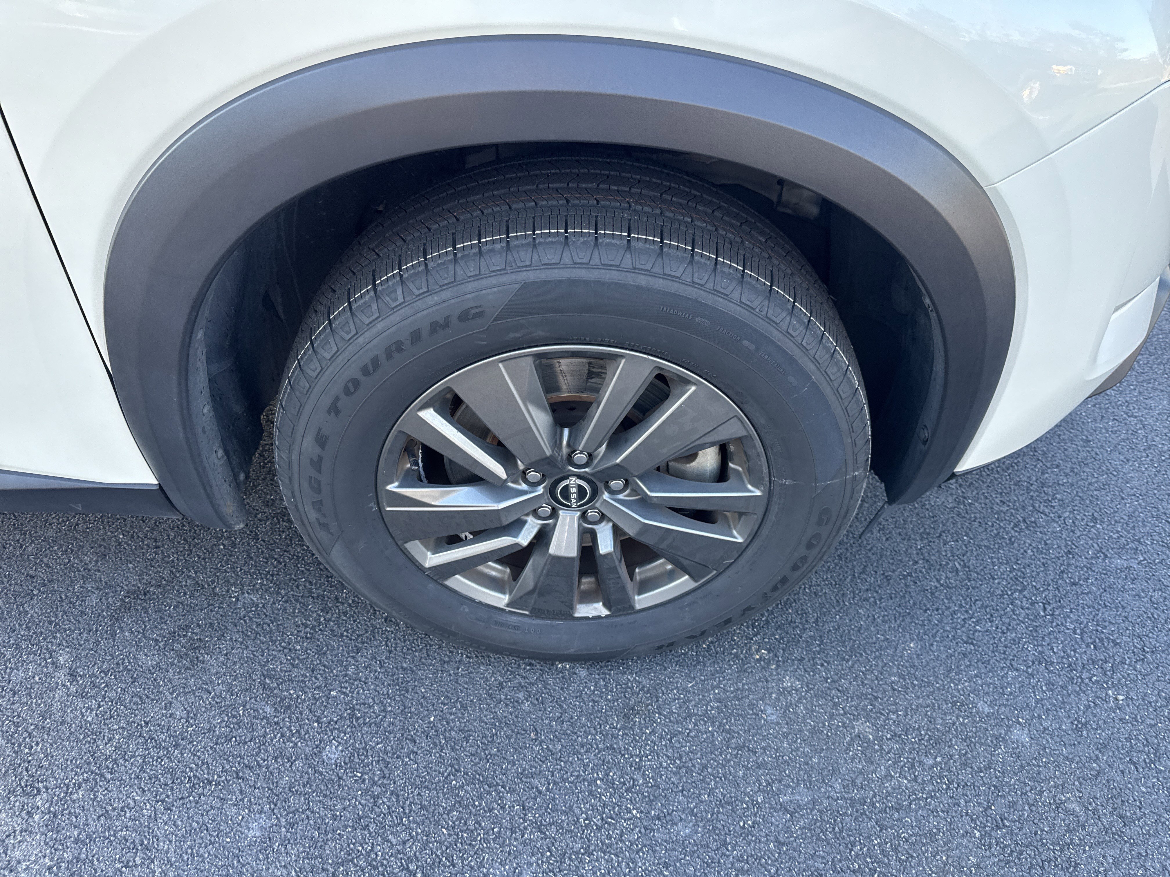 Used 2024 Nissan Pathfinder SV image 10