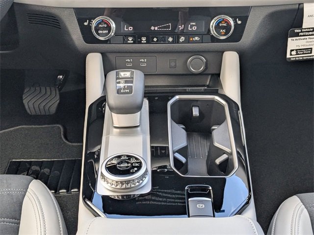 New 2025 Mitsubishi Outlander SE image 21