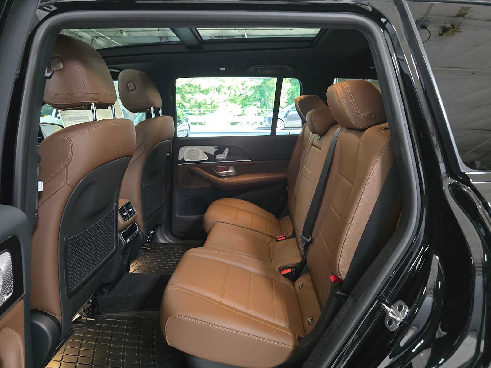 New 2026 Mercedes-Benz GLS 450 4MATIC image 16