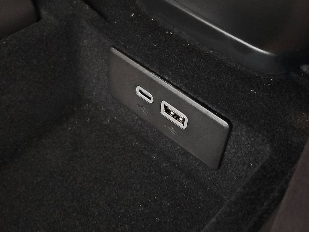 Certified 2024 Chevrolet Corvette E-Ray AWD/4WD image 18