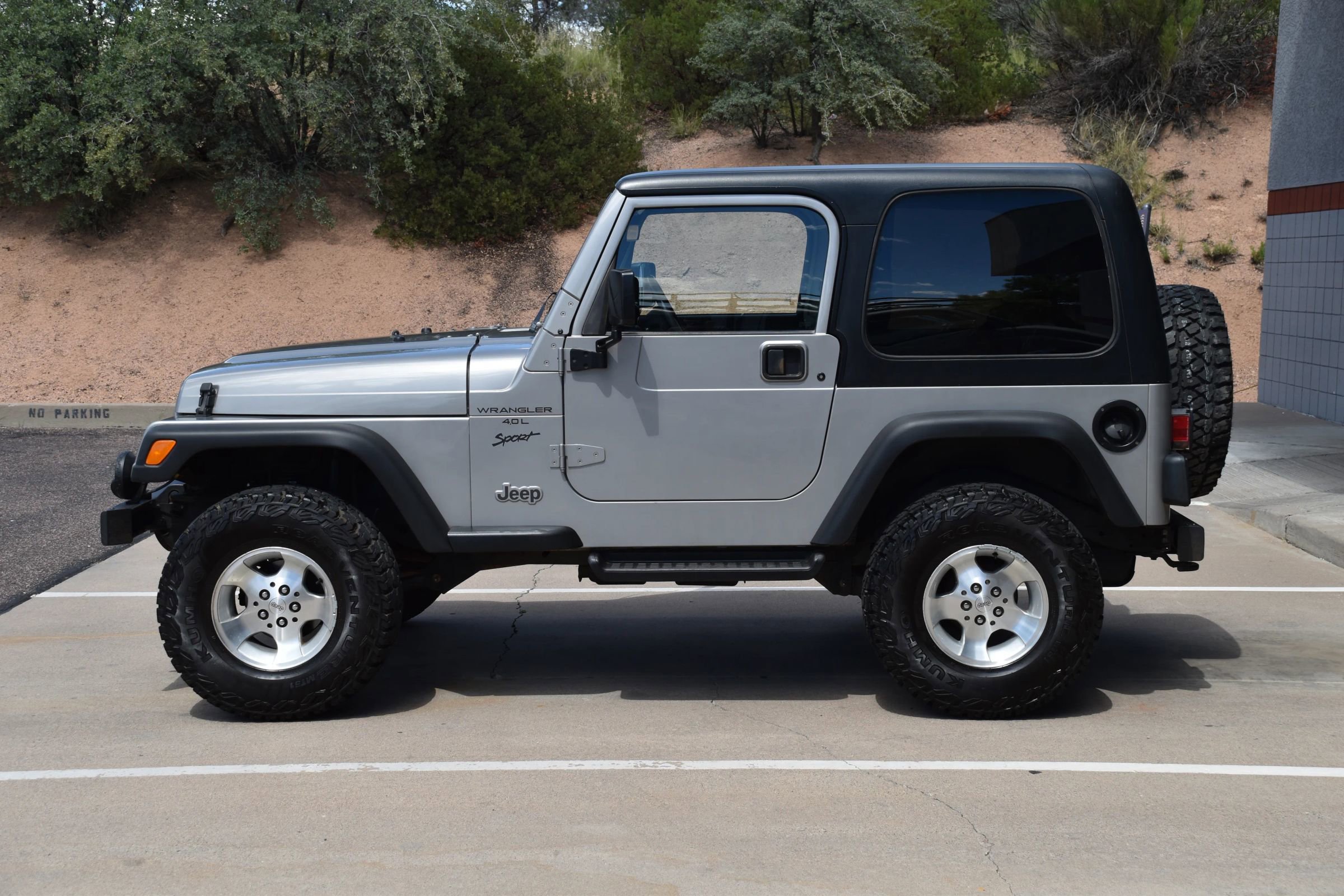 Used 2000 Jeep Wrangler Sport image 2