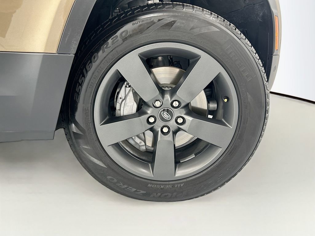Certified 2025 Land Rover Defender 110 S image 31