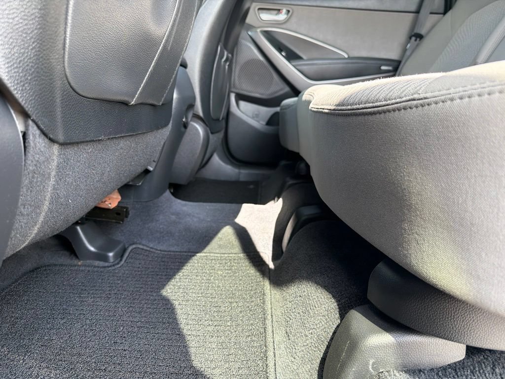 Used 2016 Hyundai Santa Fe Sport FWD image 17