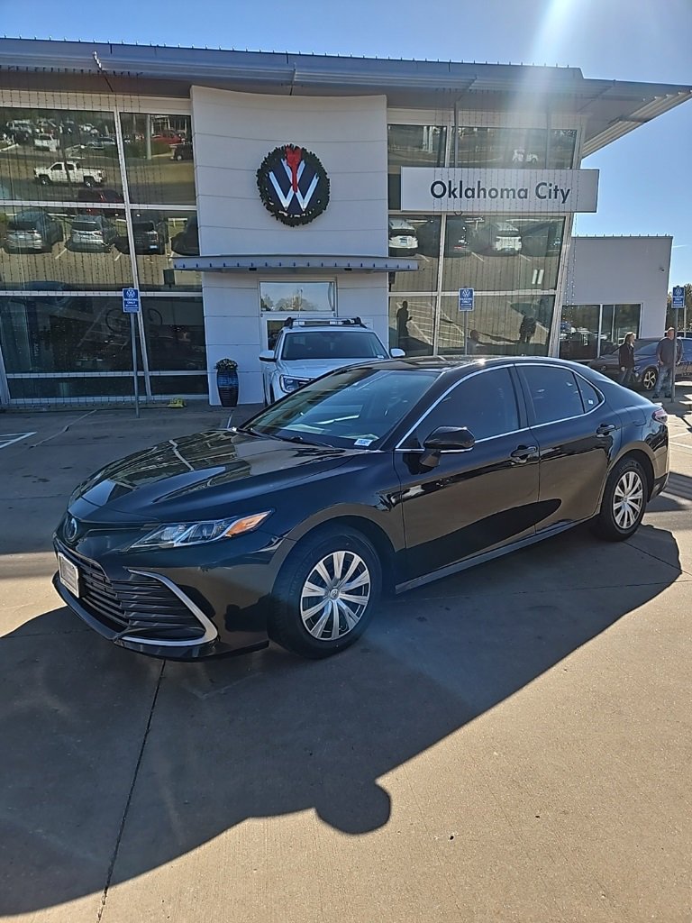 Used 2023 Toyota Camry LE image 1