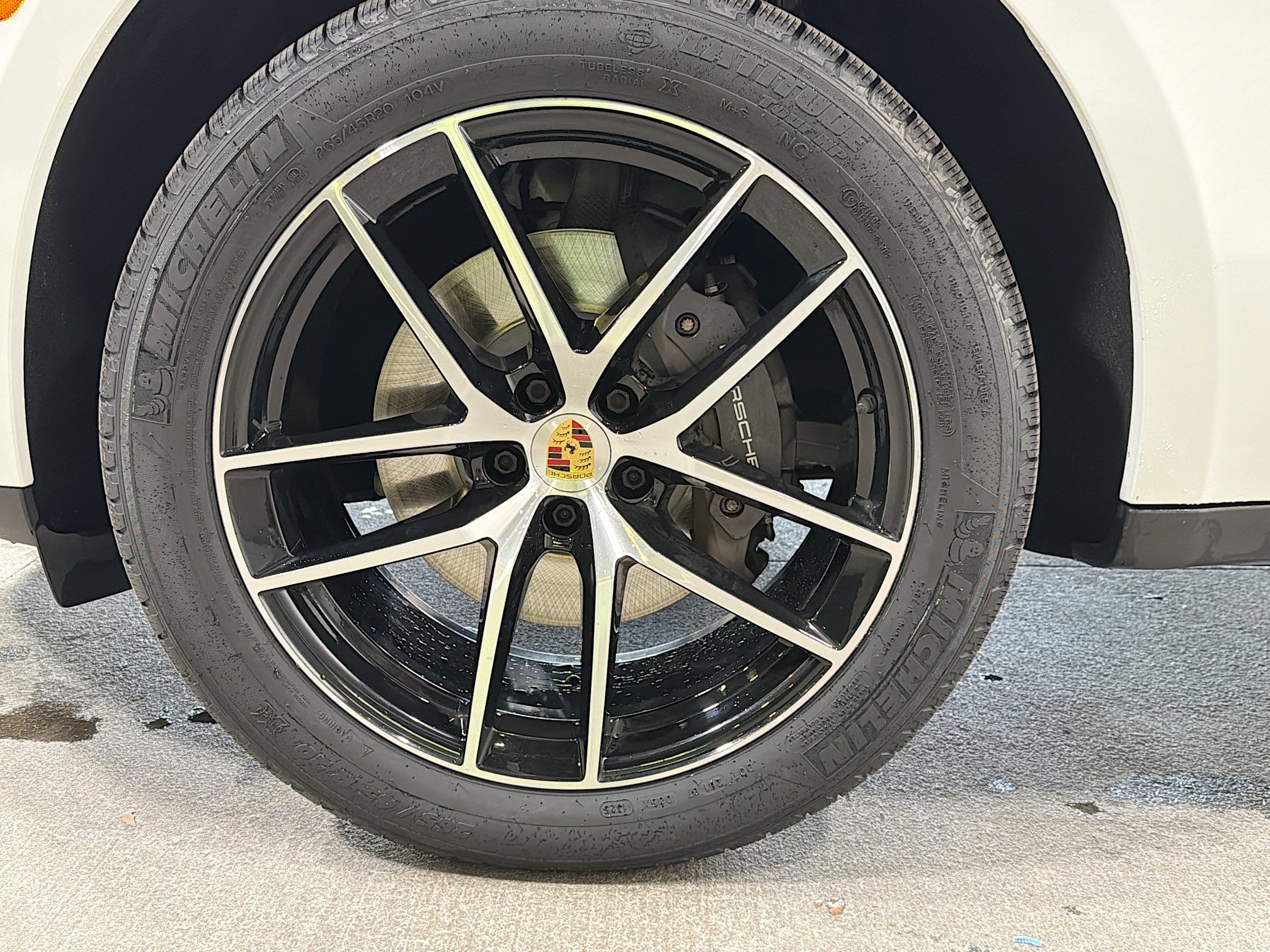 Certified 2023 Porsche Macan AWD/4WD image 42