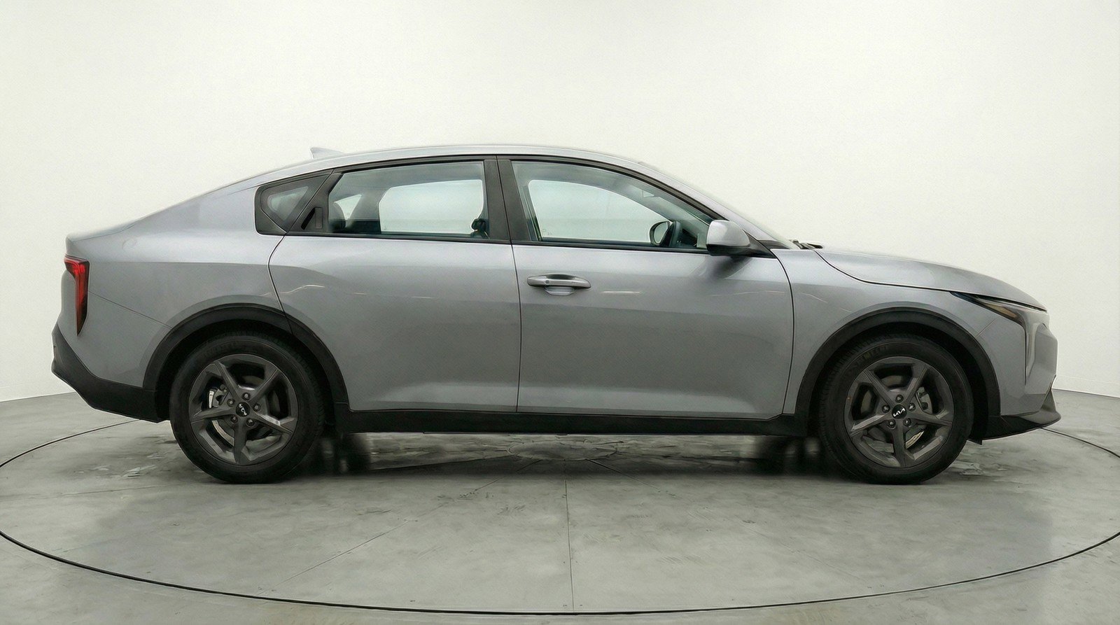 Used 2025 Kia K4 LXS image 11