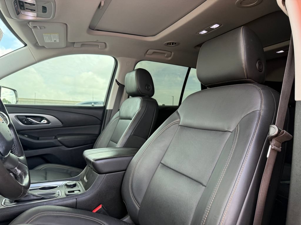 Used 2019 Chevrolet Traverse Premier w/ Driver Confidence II Package FWD image 18
