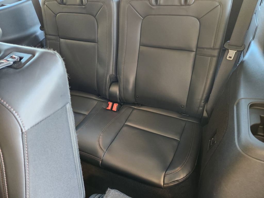 Used 2023 Lincoln Aviator Reserve w/ Equipment Group 201A image 30