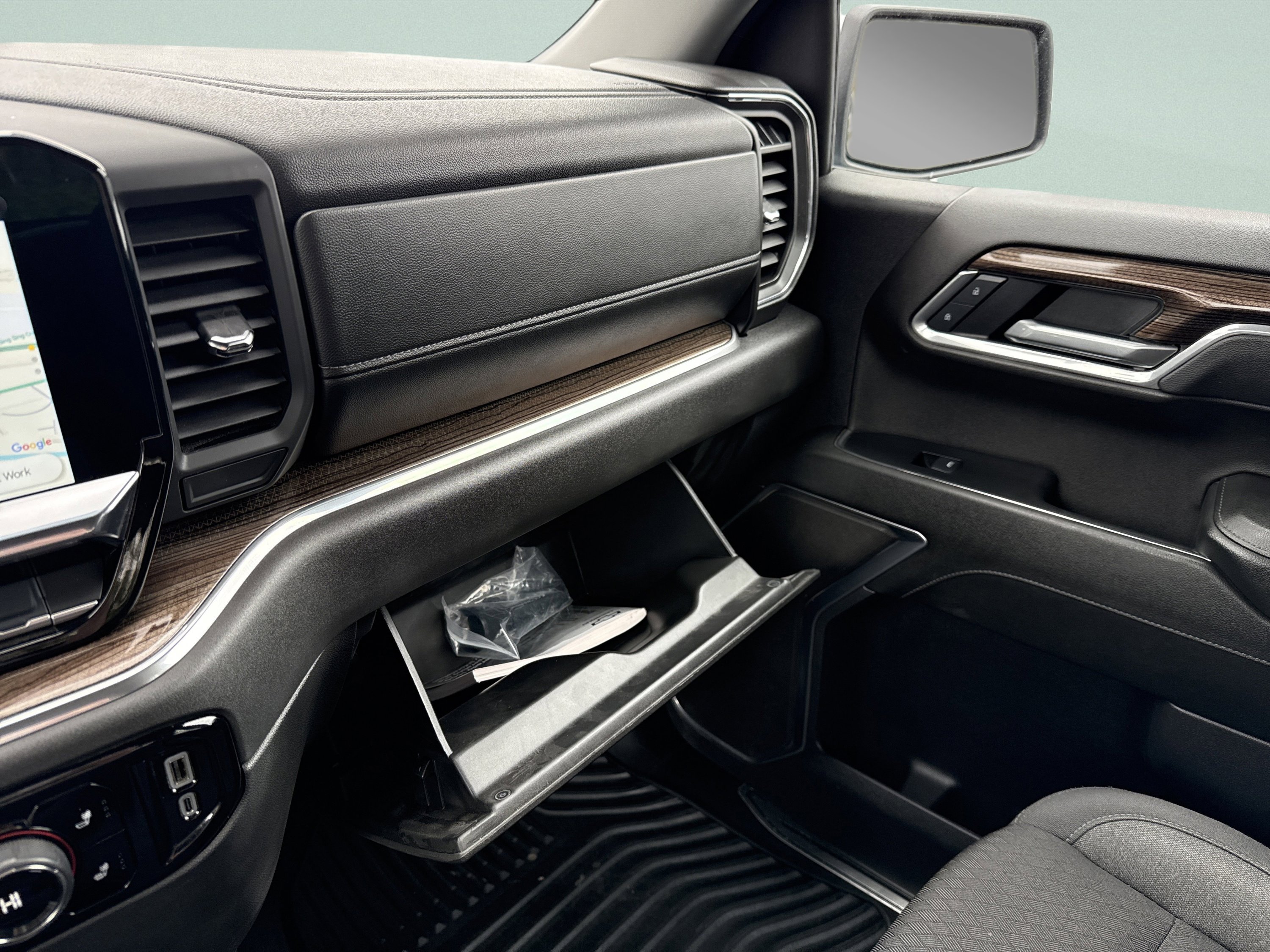 Used 2025 Chevrolet Silverado 1500 LT AWD/4WD image 13