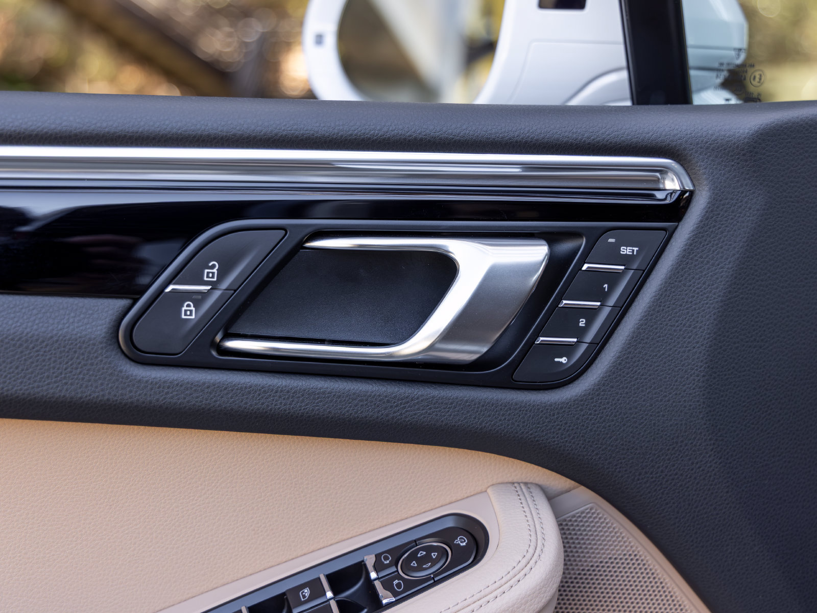 Certified 2026 Porsche Macan AWD/4WD image 25