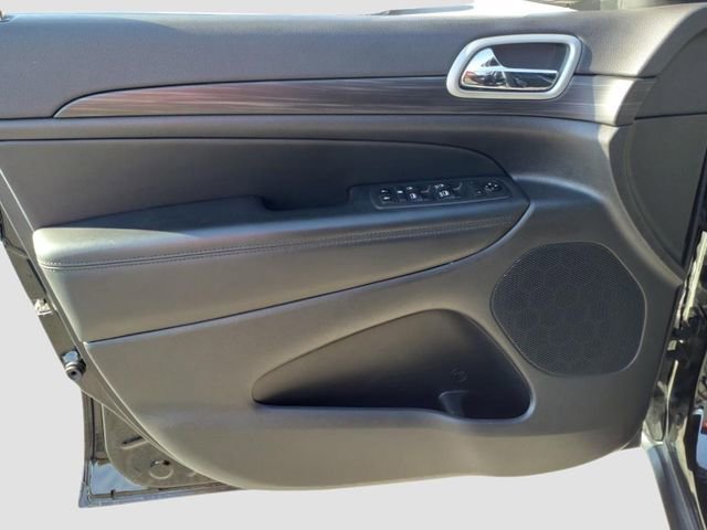 Used 2021 Jeep Grand Cherokee Laredo X image 16