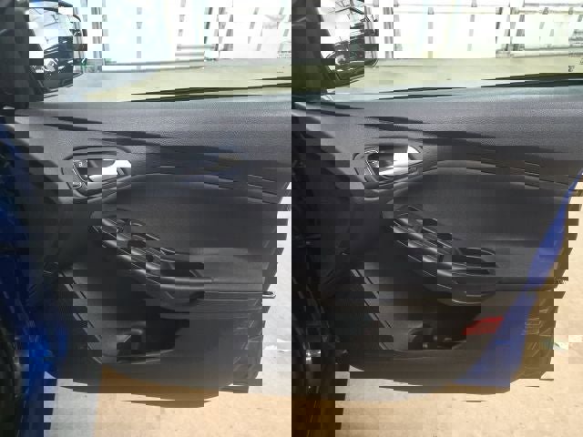 Used 2018 Ford Focus SE FWD image 5