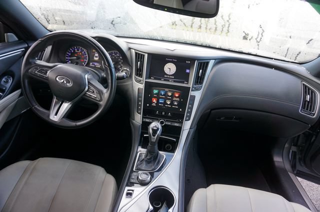 Used 2017 INFINITI Q60 3.0t w/ Cargo Package RWD image 6