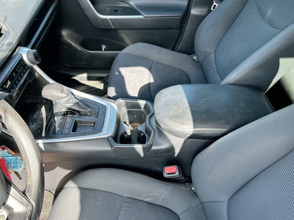Used 2019 Toyota RAV4 LE FWD image 26