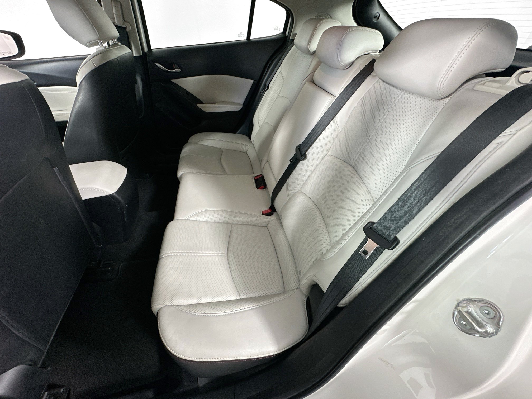 Used 2018 MAZDA MAZDA3 Grand Touring FWD image 26