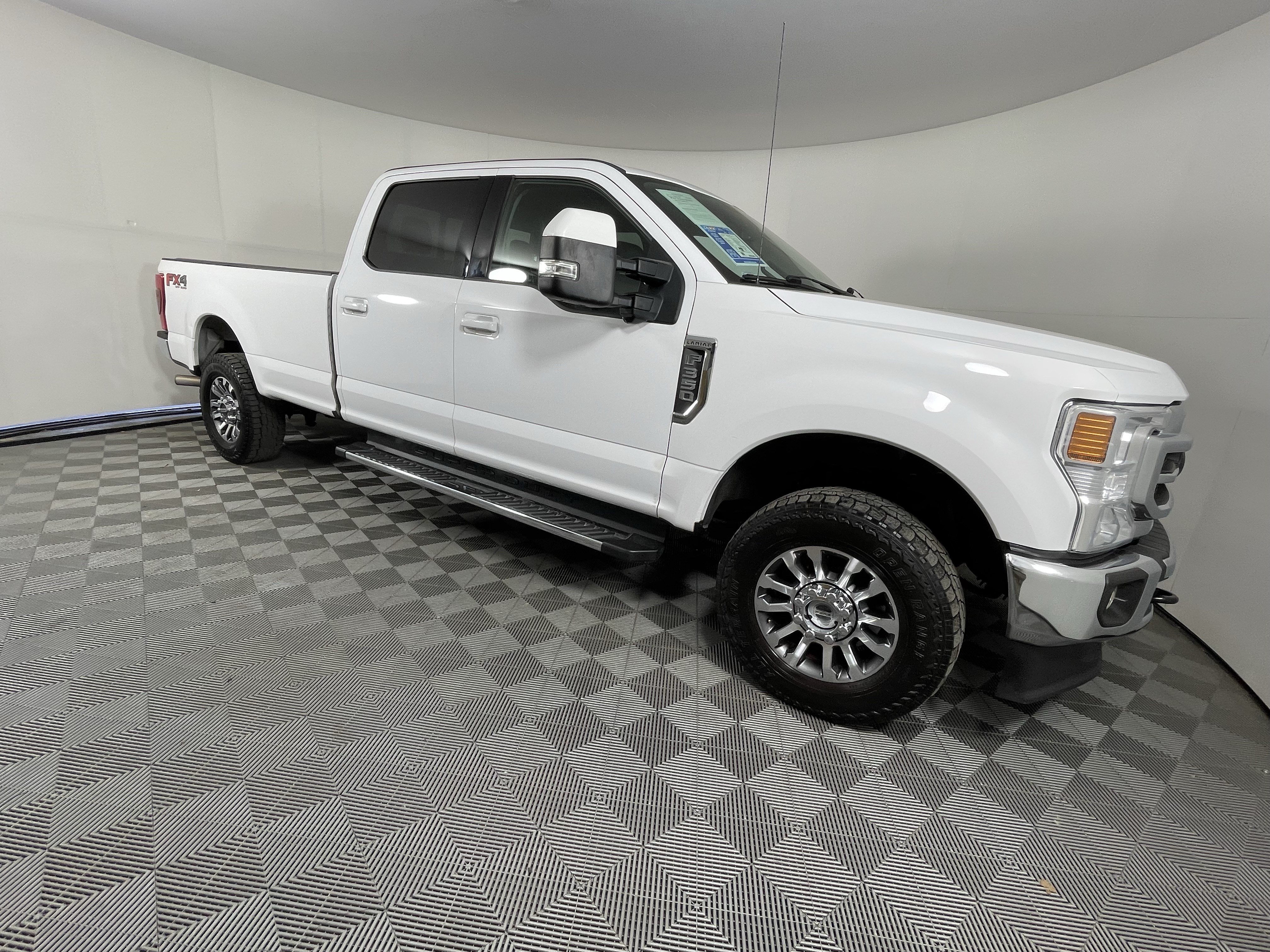 Used 2020 Ford F350 Lariat w/ Lariat Value Package AWD/4WD image 6