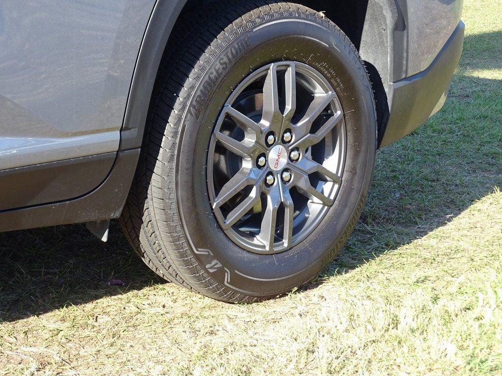 Used 2025 GMC Acadia Elevation image 32