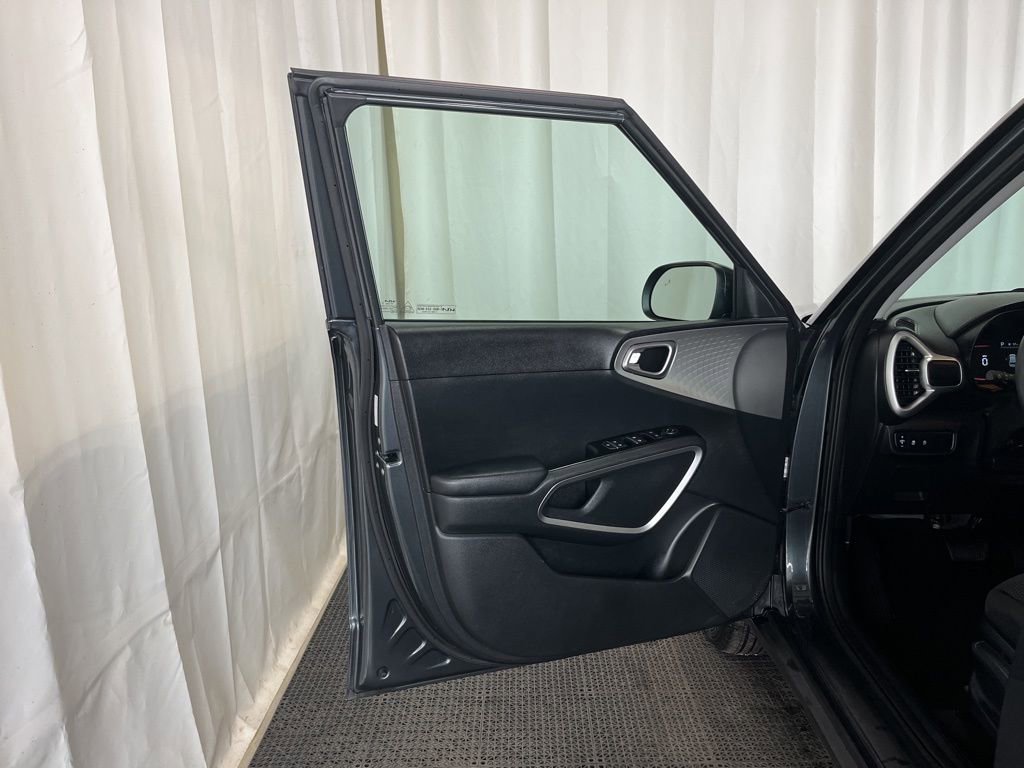 Used 2023 Kia Soul LX w/ LX Technology Package FWD image 20