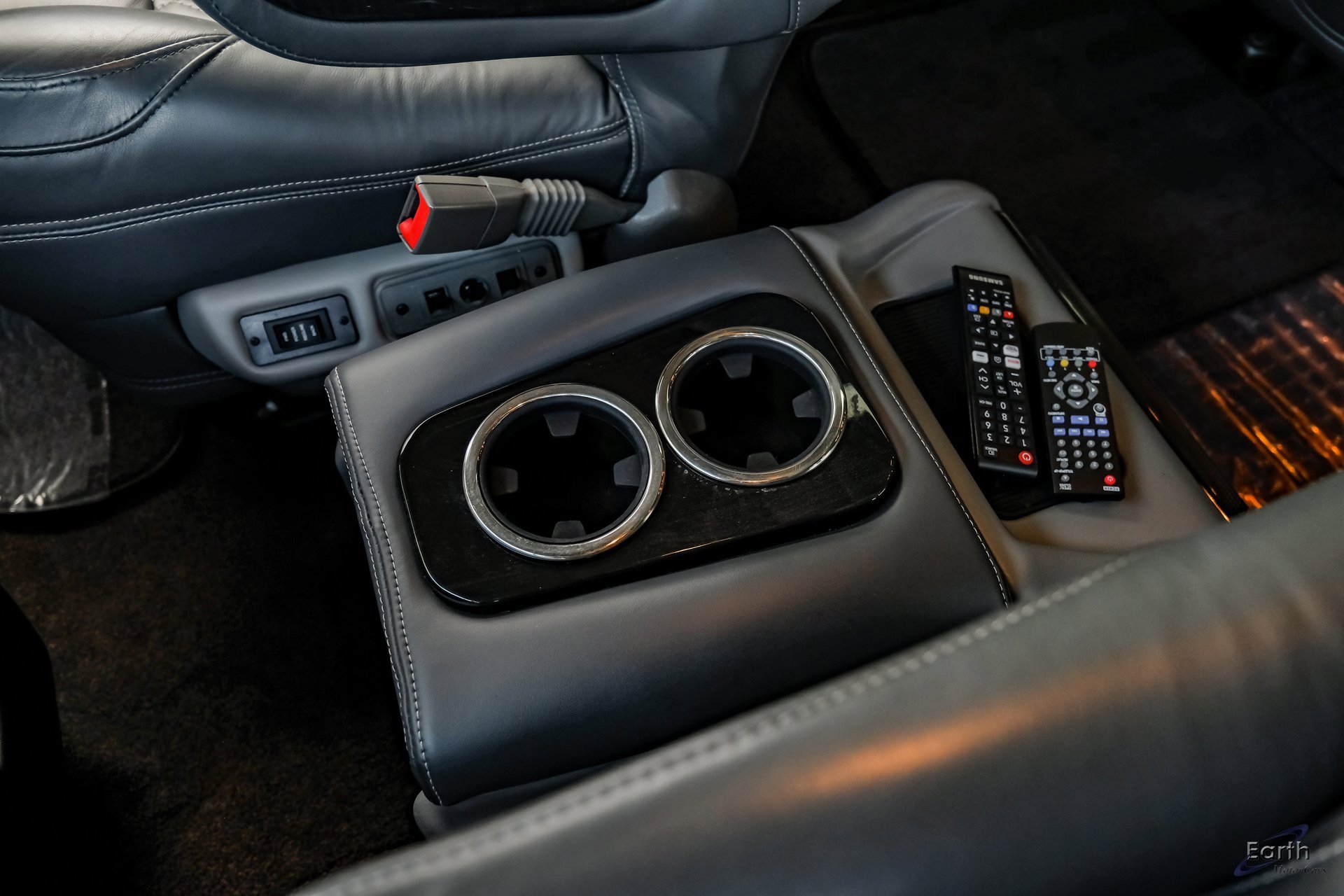 Used 2023 Chevrolet Express 2500 image 56