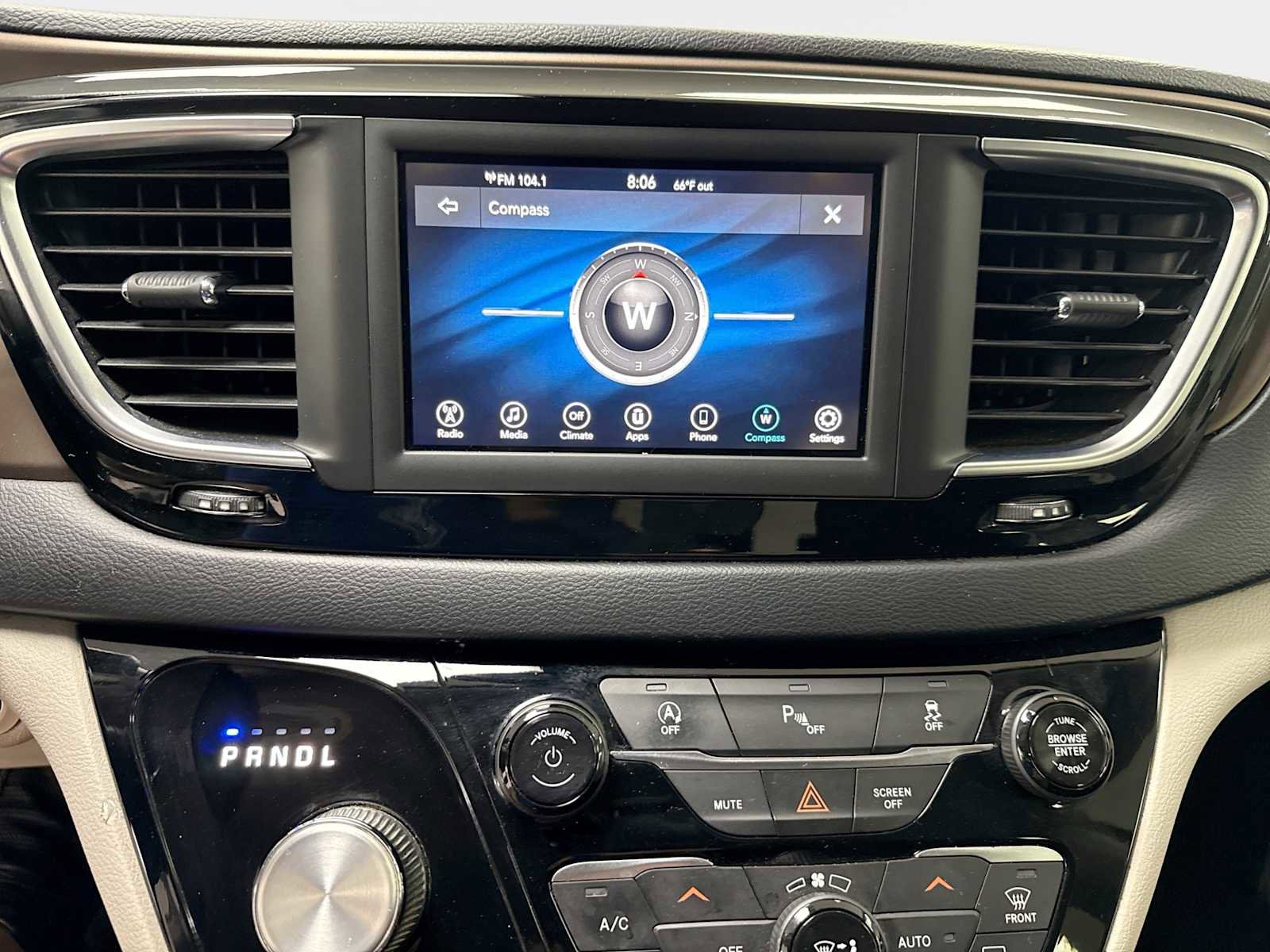 Used 2019 Chrysler Pacifica Touring Plus FWD image 25