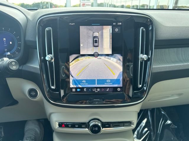 Certified 2024 Volvo XC40 B5 Plus w/ Protection Package Premier AWD/4WD image 26