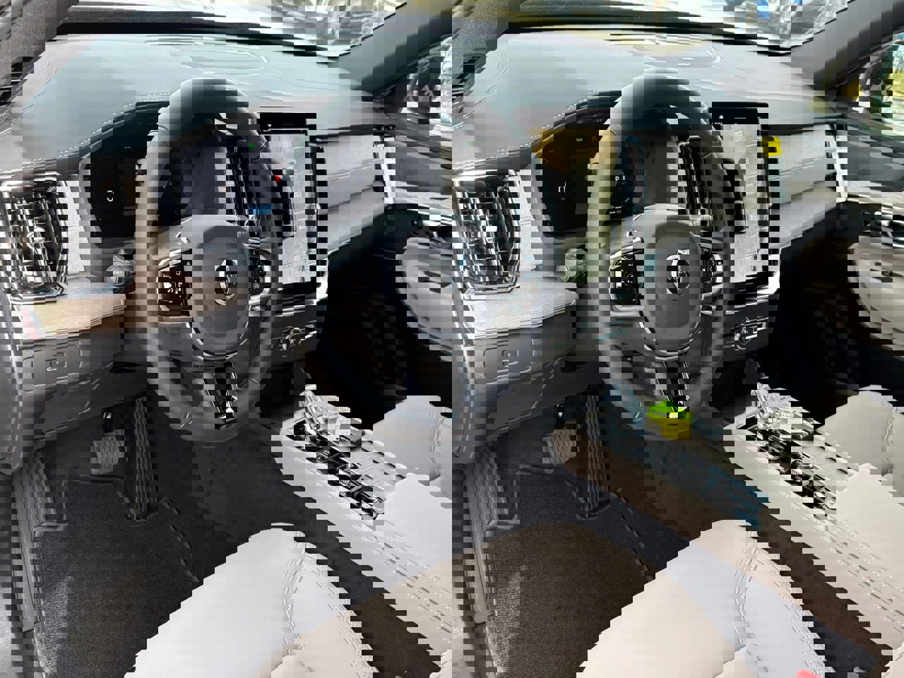 New 2026 Volvo XC90 B6 Plus image 14