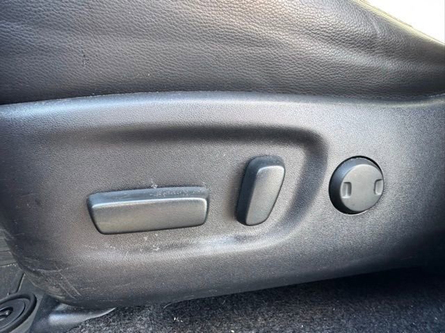 Used 2018 Toyota RAV4 Limited AWD/4WD image 17