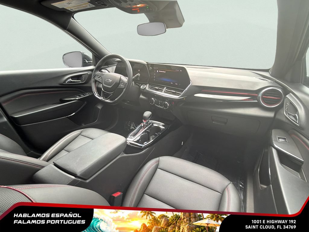 Used 2025 Chevrolet Trax RS w/ Sunroof Package FWD image 29