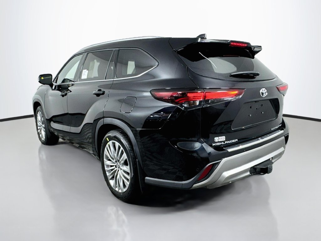 New 2026 Toyota Highlander Platinum AWD/4WD image 6