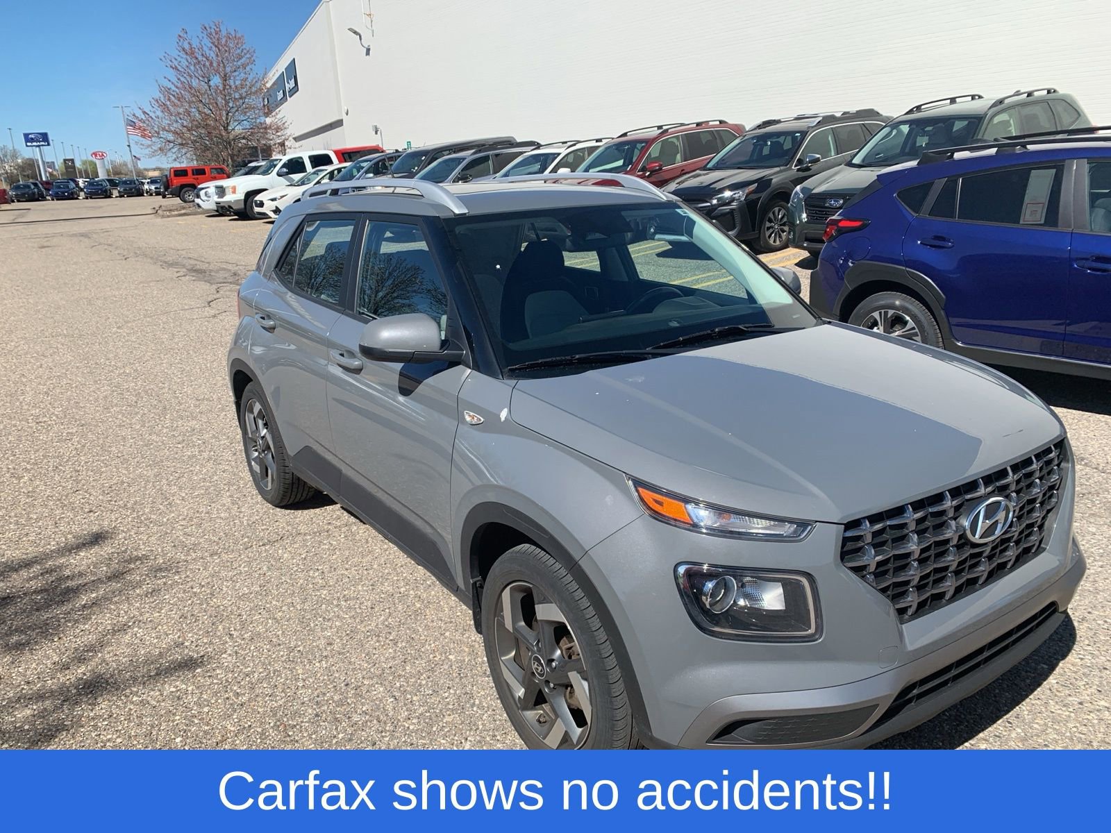 Certified 2023 Hyundai Venue SEL FWD image 3