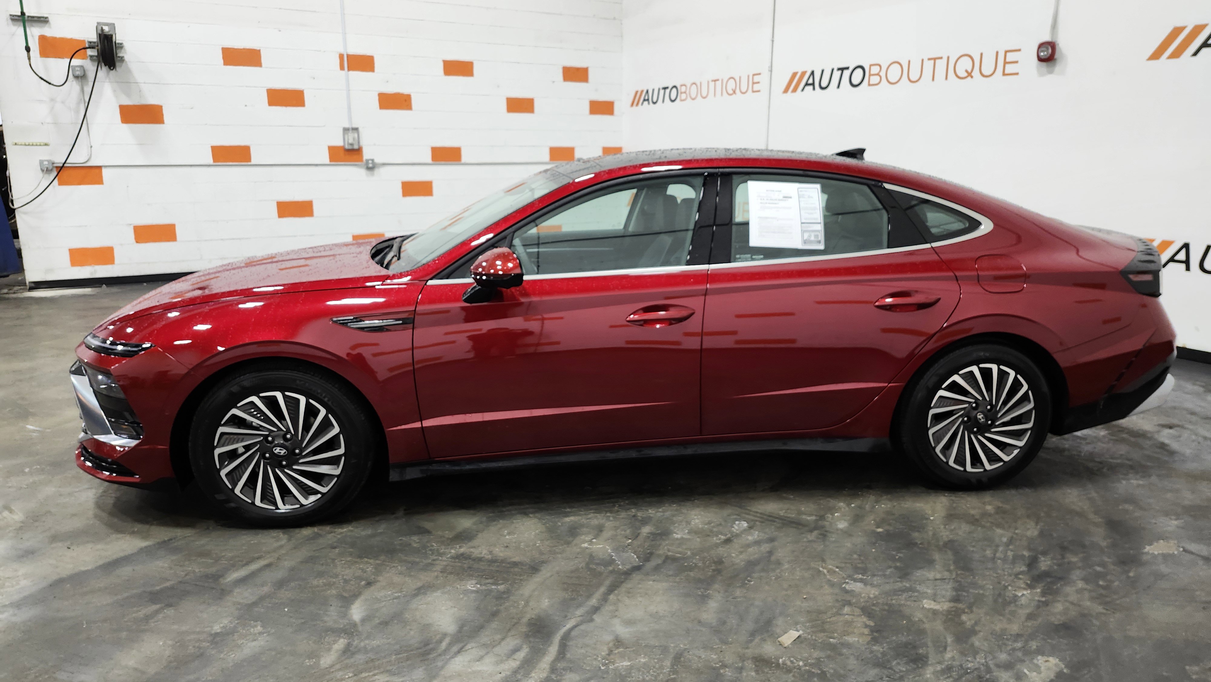 Used 2025 Hyundai Sonata Limited image 15