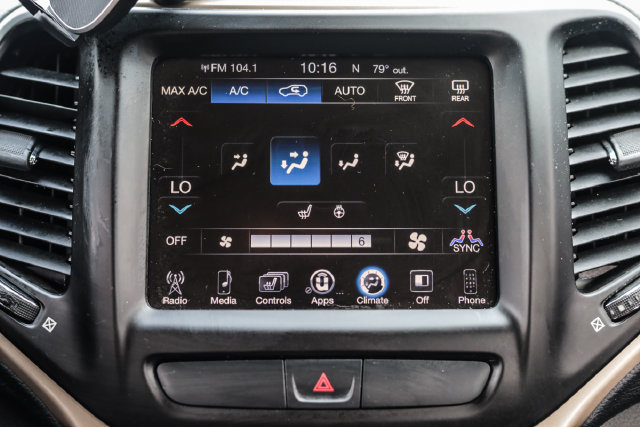 Used 2015 Jeep Cherokee Latitude w/ Comfort/Convenience Group AWD/4WD image 41