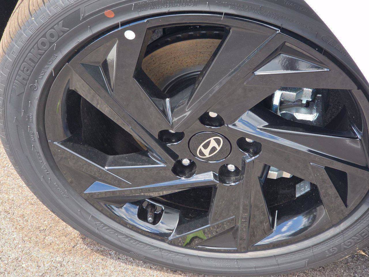New 2026 Hyundai Elantra Sport FWD image 27