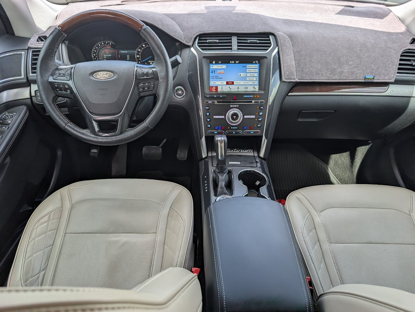 Used 2018 Ford Explorer Platinum AWD/4WD image 25