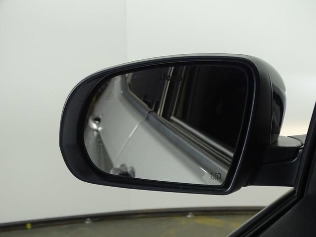 Used 2023 Jeep Compass Altitude image 31