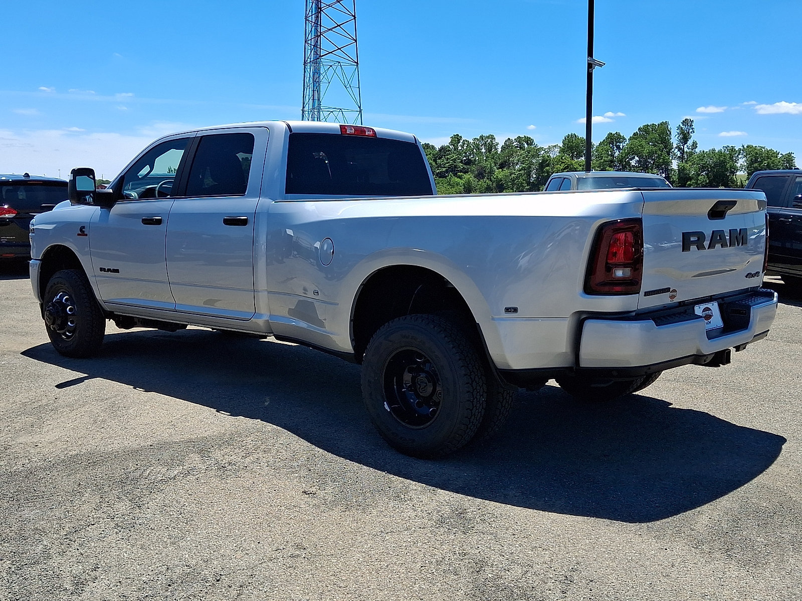 New 2026 RAM 3500 Big Horn AWD/4WD image 3