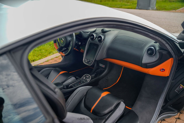 Used 2017 McLaren 570S Coupe RWD image 24