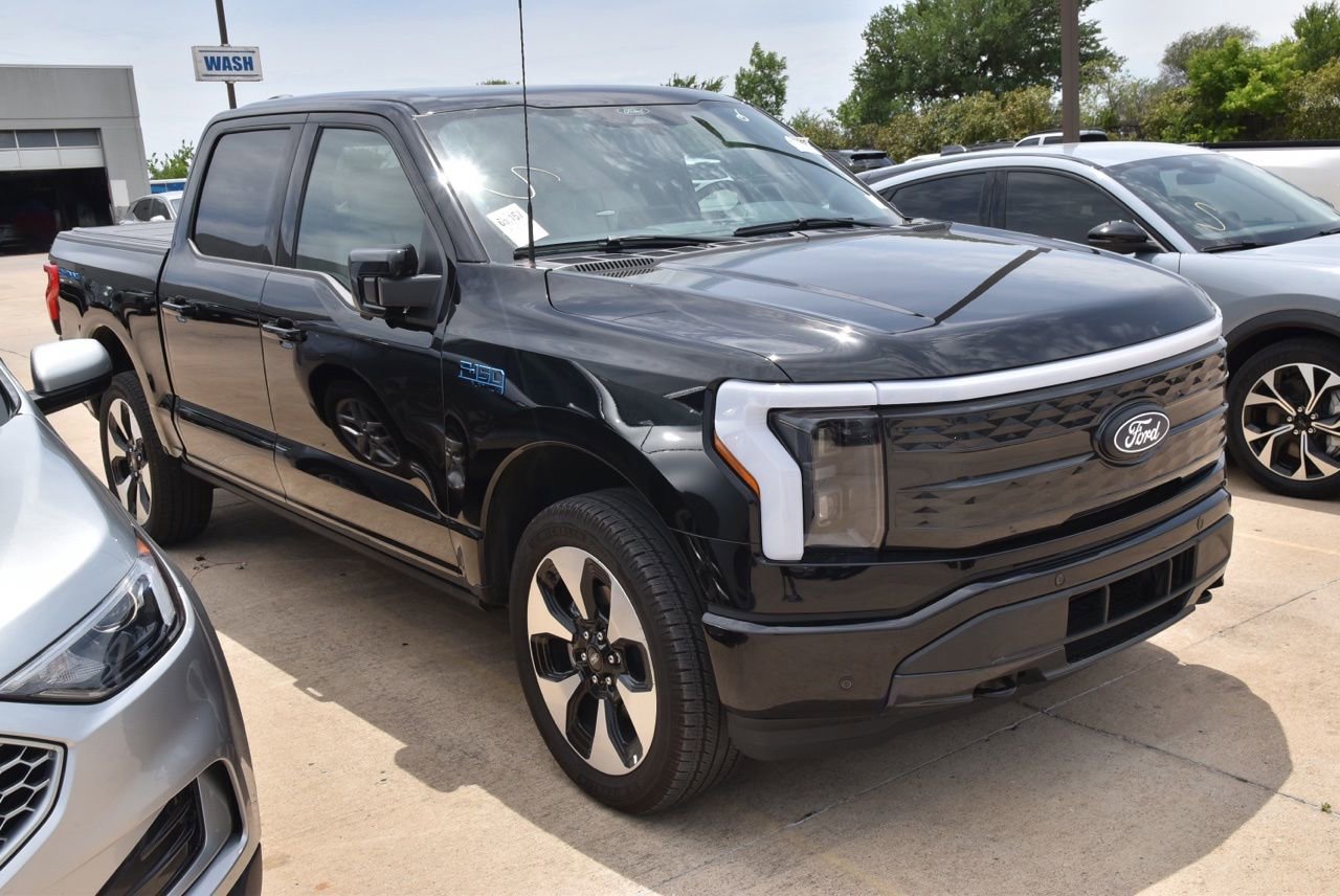 Used 2025 Ford F150 Lightning Platinum AWD/4WD image 5