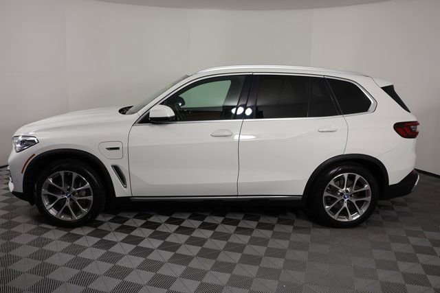 Used 2022 BMW X5 xDrive45e w/ Executive Package image 5