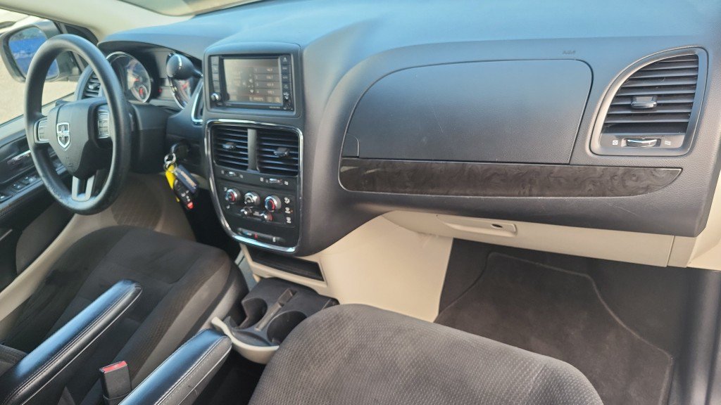 Used 2019 Dodge Grand Caravan SE FWD image 14