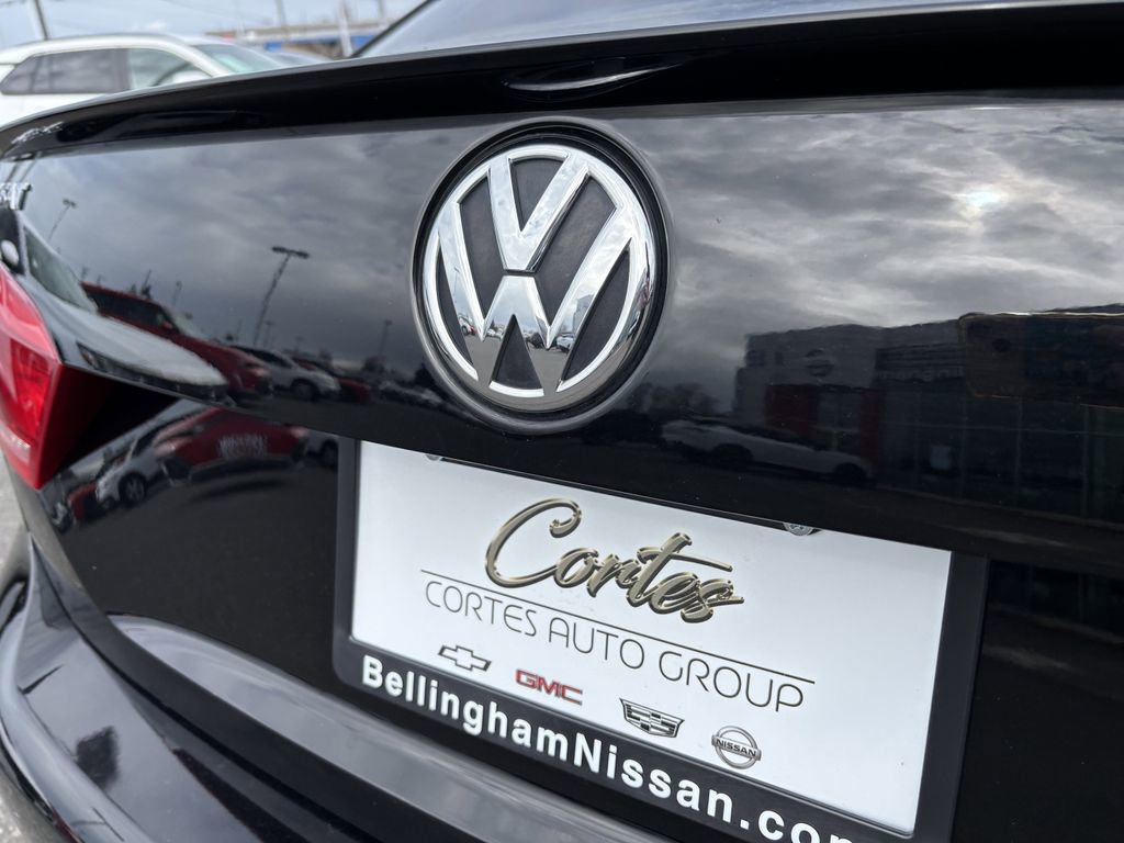 Used 2015 Volkswagen Passat TDI SEL Premium image 10