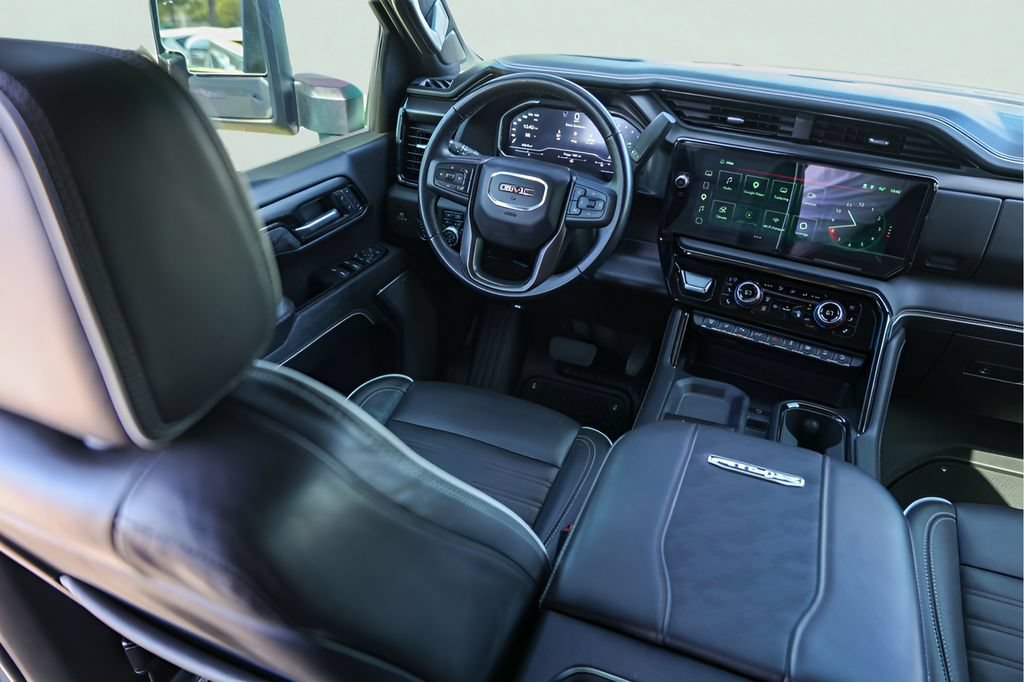 Used 2025 GMC Sierra 2500 AT4X AWD/4WD image 29
