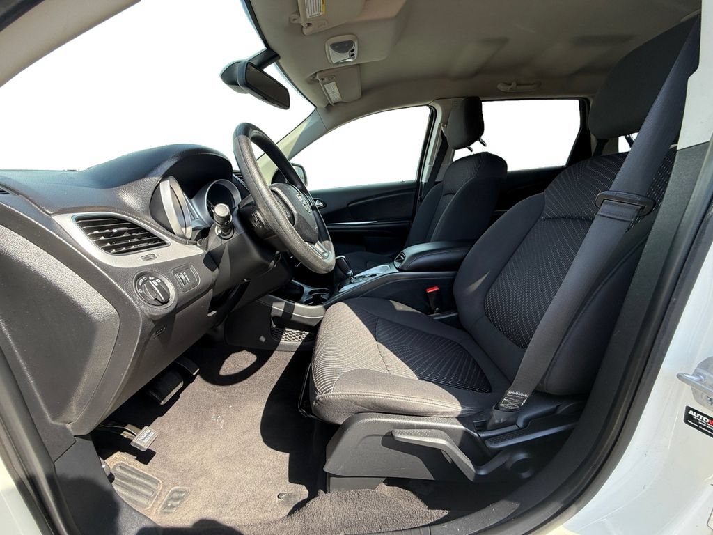 Used 2018 Dodge Journey SE w/ Blacktop Package FWD image 9
