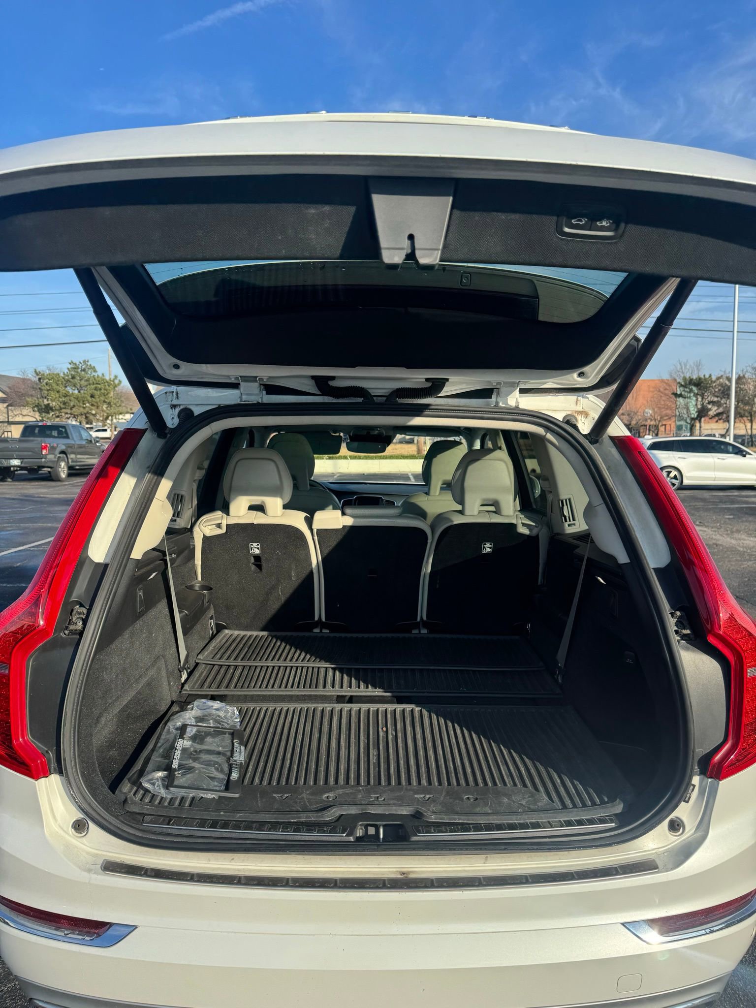 Used 2018 Volvo XC90 T6 Inscription w/ Convenience Package image 5