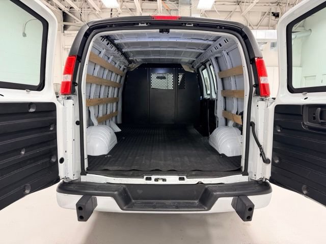 Certified 2025 GMC Savana 2500 w/ Driver Convenience Package RWD image 19